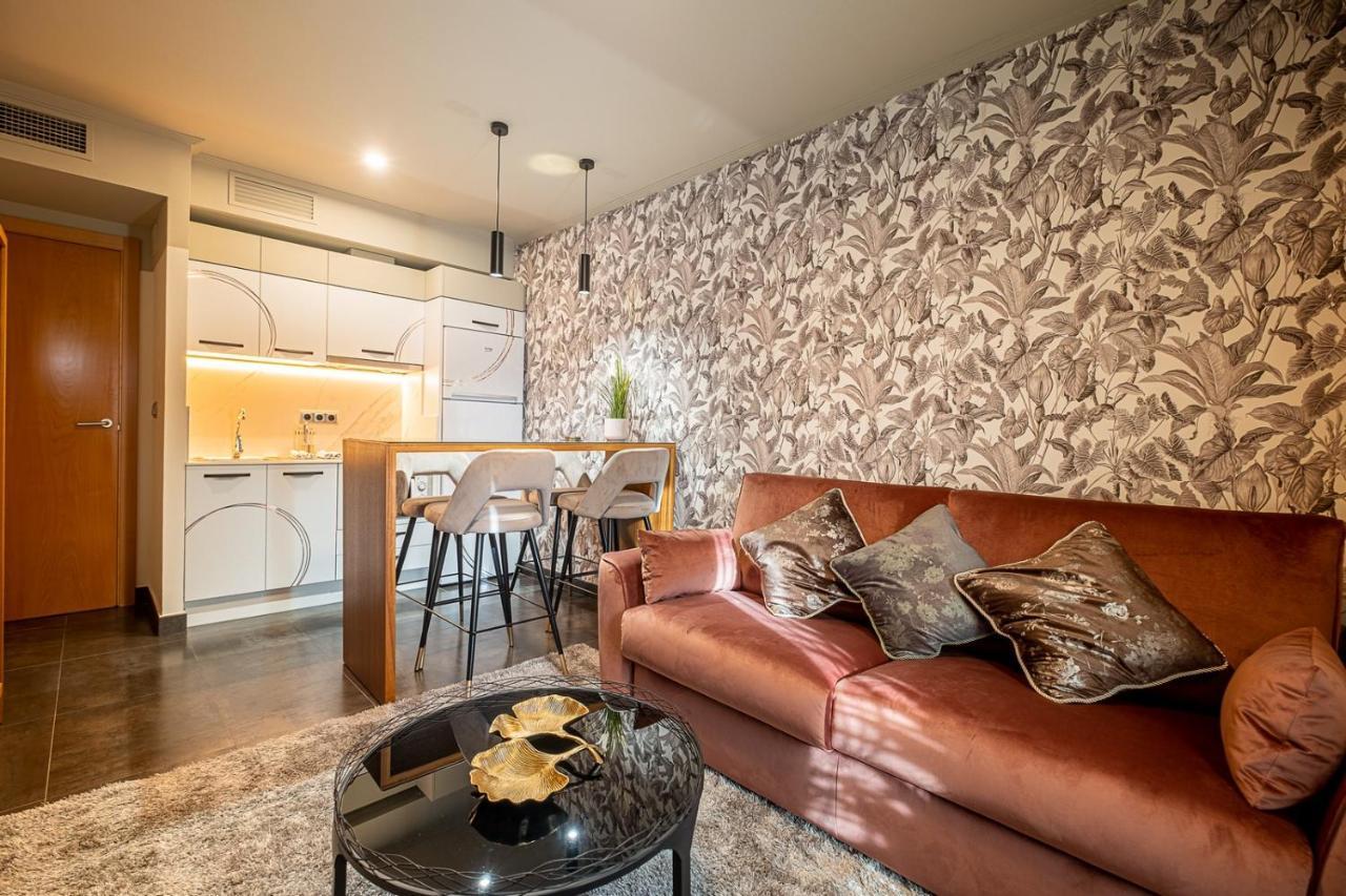 On Suites Sevilla Apartments Designed For Adults Exterior foto
